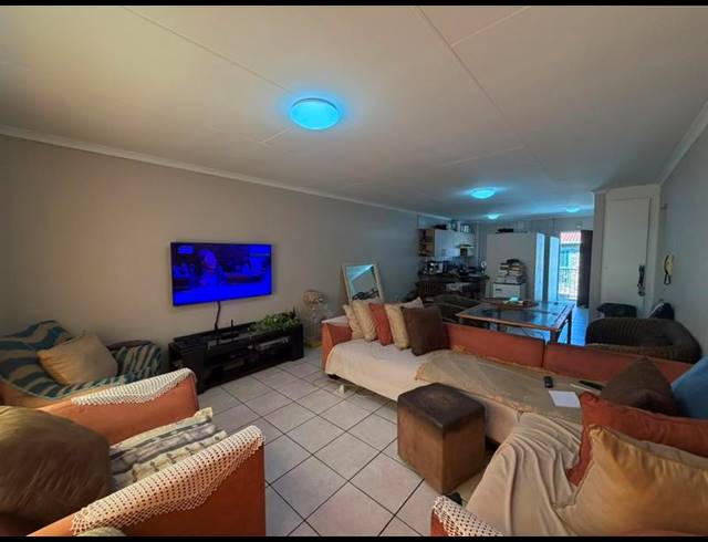2 BEDROOM TOWNHOUSE FOR SALE IN NEW REDRUTH